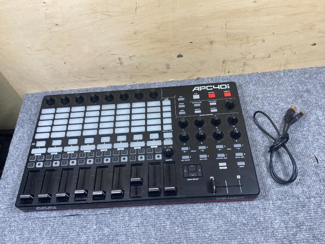 AKAI MPC40 mk2 midiコントロール pad