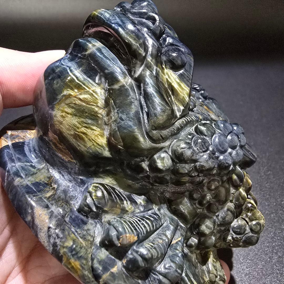 V4 青虎目石の三本足の蛙 ブルータイガーアイ 銭蛙 珍品