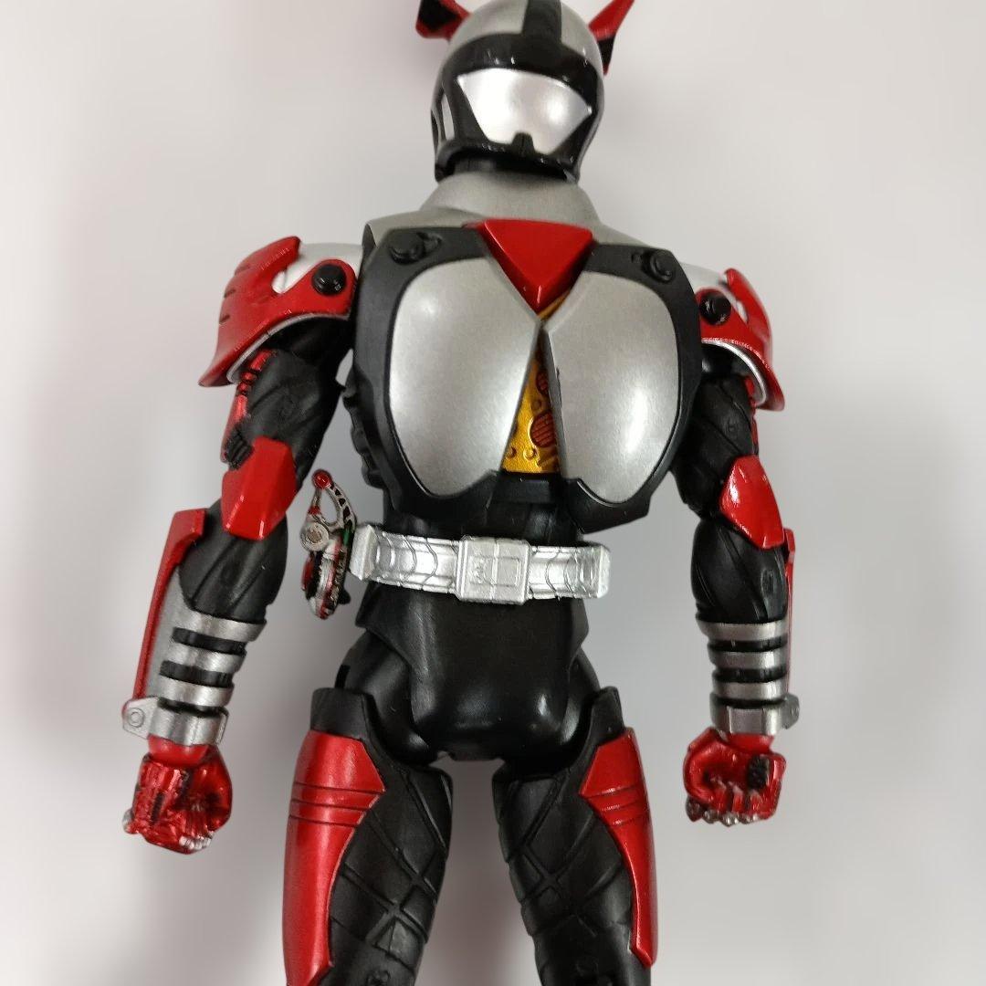 S.H.Figuarts(真骨彫製法) 仮面ライダーカブト ハイパーフォーム