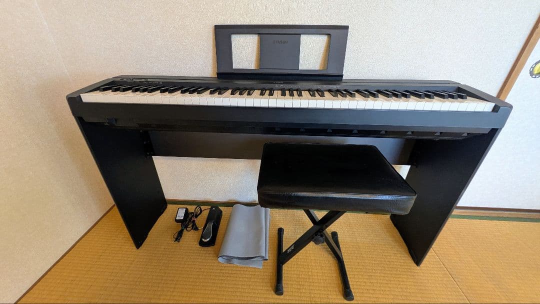 YAMAHA 電子ピアノ P-45B フルセット スタンド・イス・ペダル付完動品 YAMAHA P-45B 2016年製 中古 電子ピアノ ブラック 専用スタンド 椅子