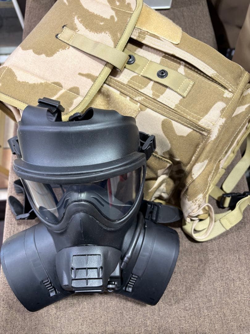英軍 ガスマスク GSR レスピレーター バックホルダーフレーム付き