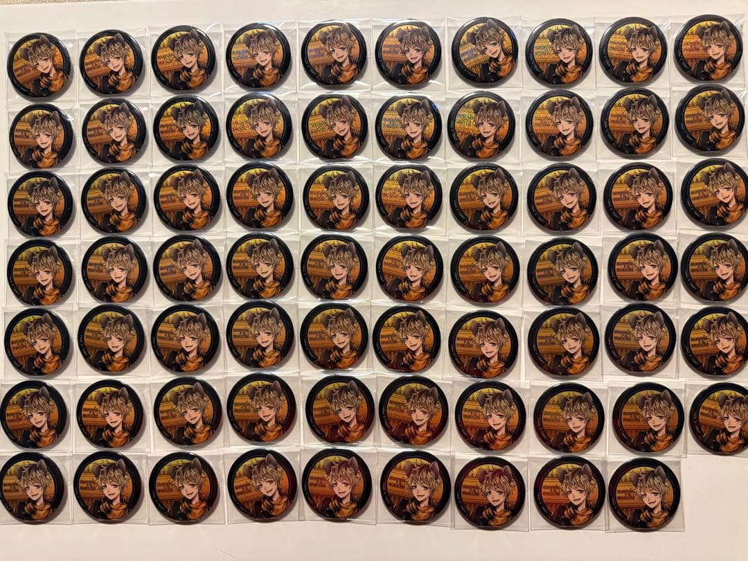 ツイステッドワンダーランド ラギー・ブッチ 寮服 カプセル缶バッジ 69個