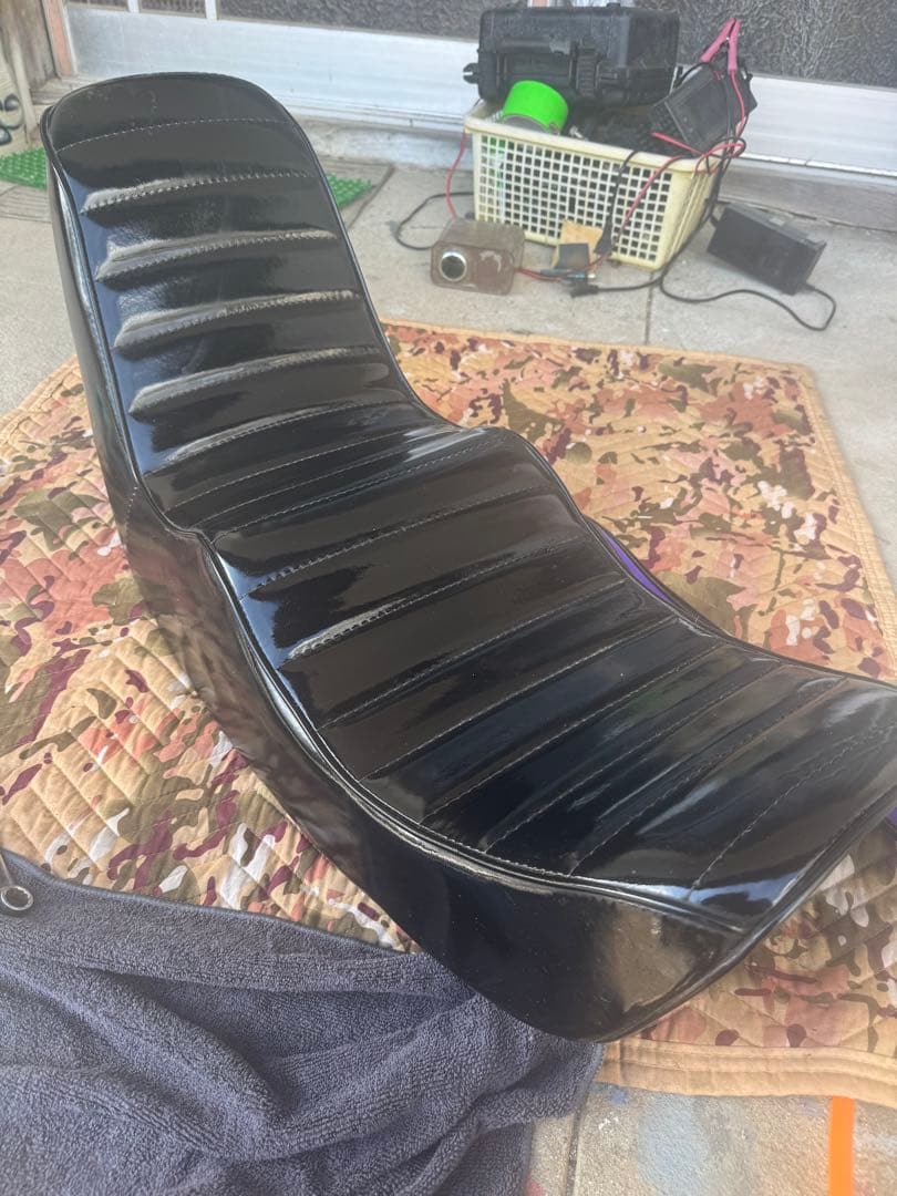 cbx400f cbx550f 三段シート エナメル 楽天市場】cbx400f 三段シートの通販