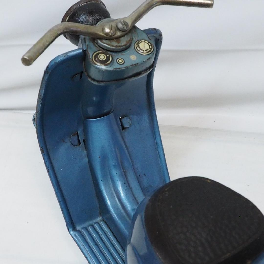 萬代屋【新三菱工業シルバーピジョン青】ブリキtin toy carスクーター