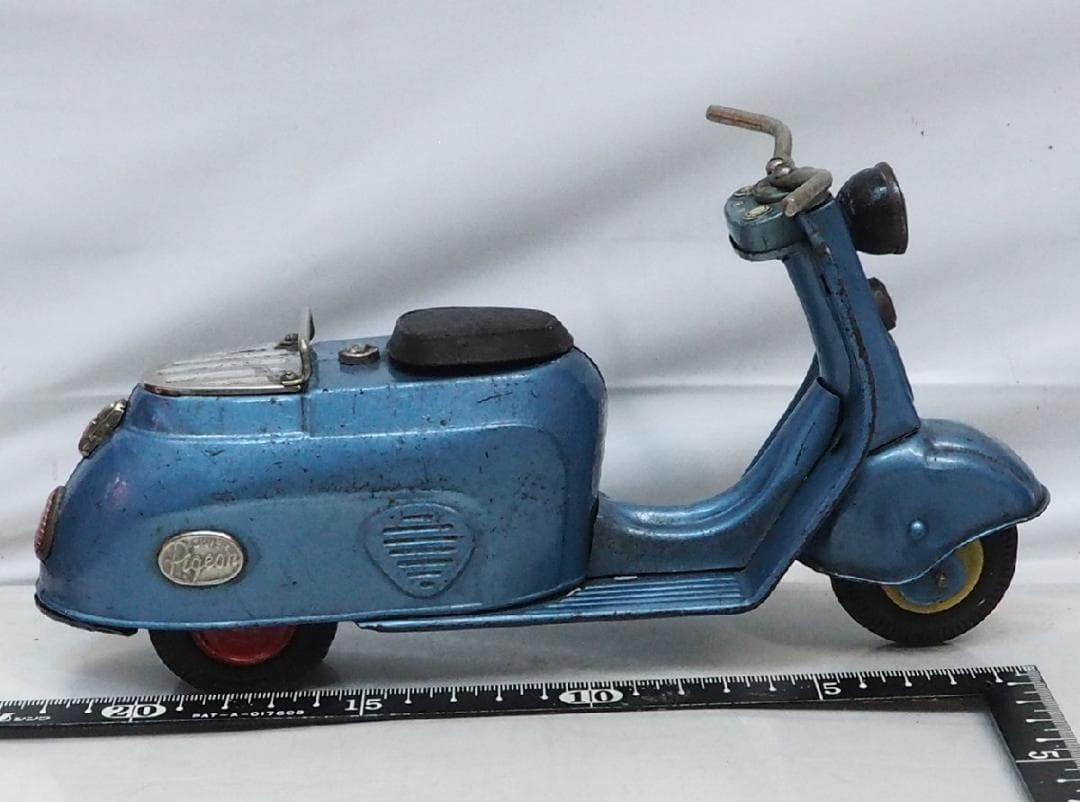 萬代屋【新三菱工業シルバーピジョン青】ブリキtin toy carスクーター