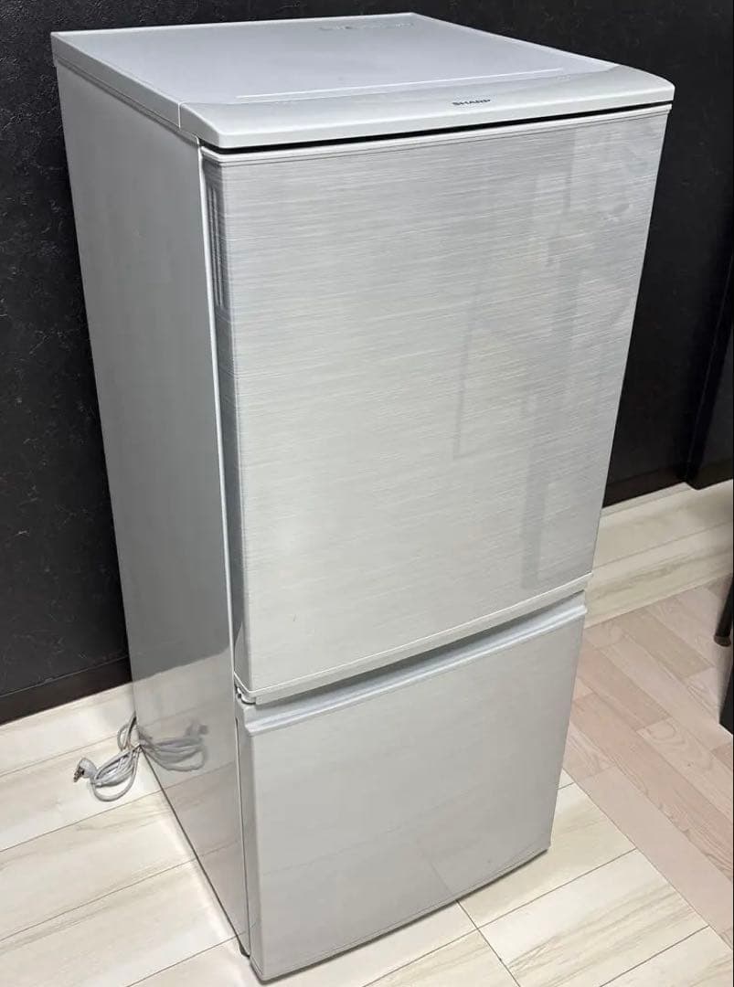【送料込】SHARP 冷蔵庫 SJ-J14B-S 2016年製 137L