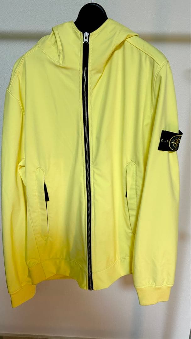 美品　ストーンアイランド　SOFT SHELL stone  STONE ISLAND (ストーンアイランド) Primaloft ソフトシェル