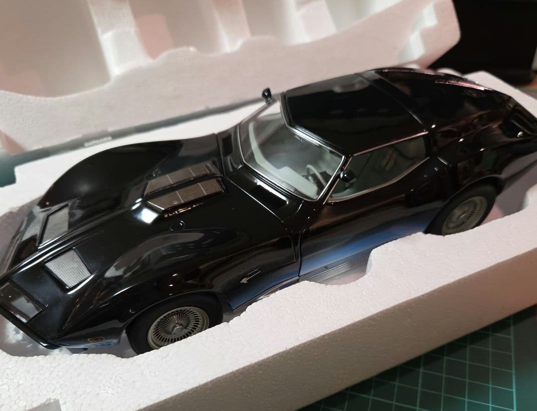 1:18ミニカー☆シボレーコルベット ミニカー