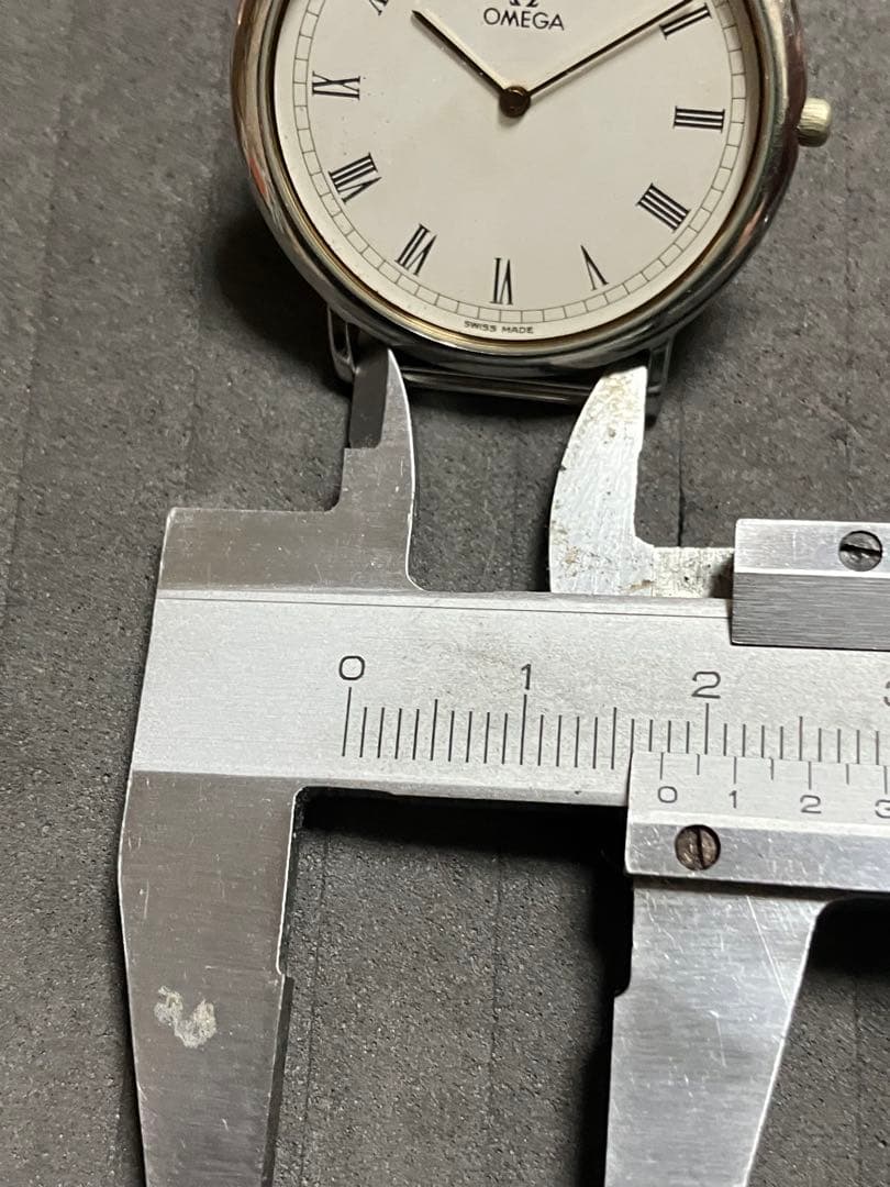 宝*斎様 オメガメンズQZ稼働未確認ジャンク扱いです、竜頭てま時間