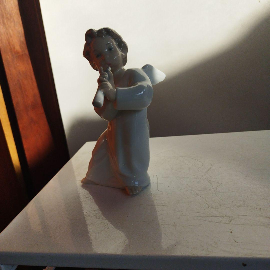 フル―トお吹く天使。