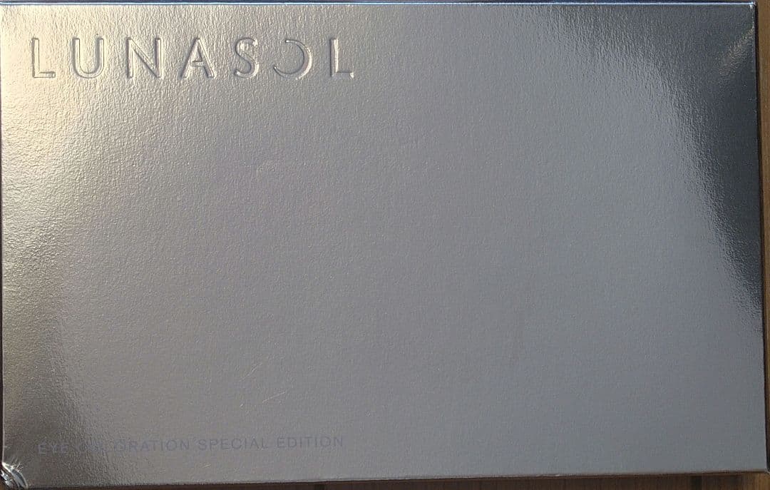 新品未開封 LUNASOL ルナソル☆アイカラーレーションスペシャルエディション