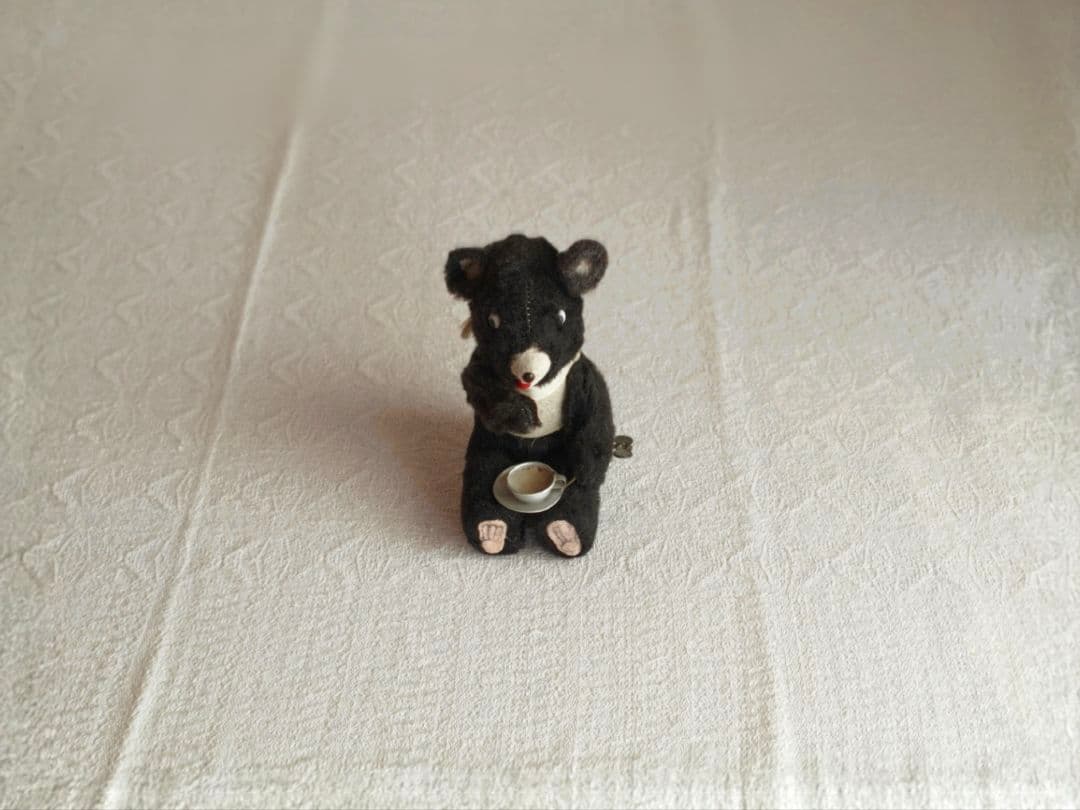 【꒰•̫͡•ོ꒱Chouさま】antique toy ❀ ミルクが好きなクマさん
