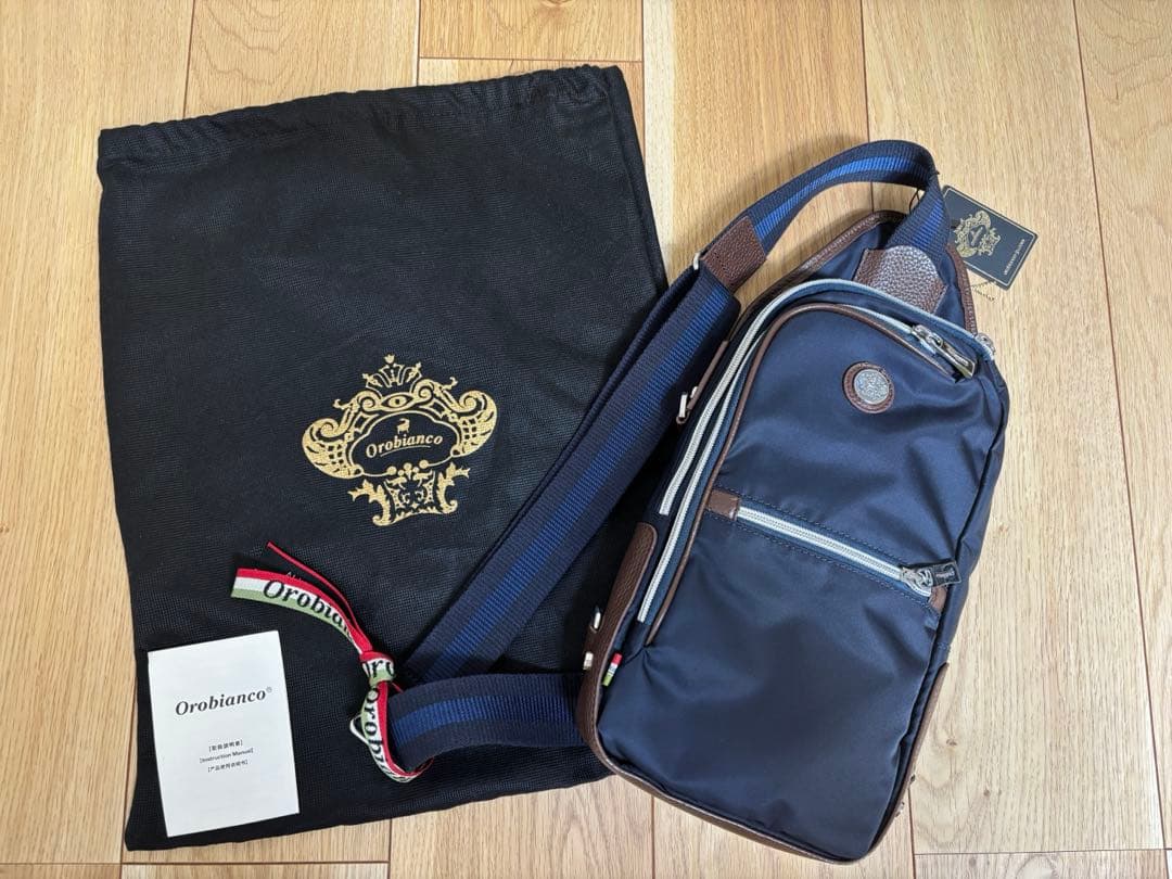 【新品同様 】Orobianco/オロビアンコ ボディバッグ　ネイビー