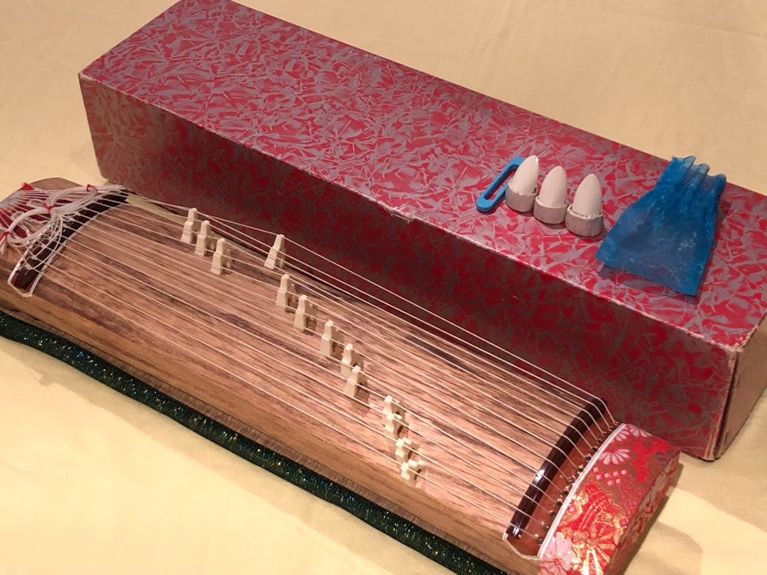 ミニ琴　全長約42cm　短琴　和楽器 13弦お箏 琴爪付き　お正月