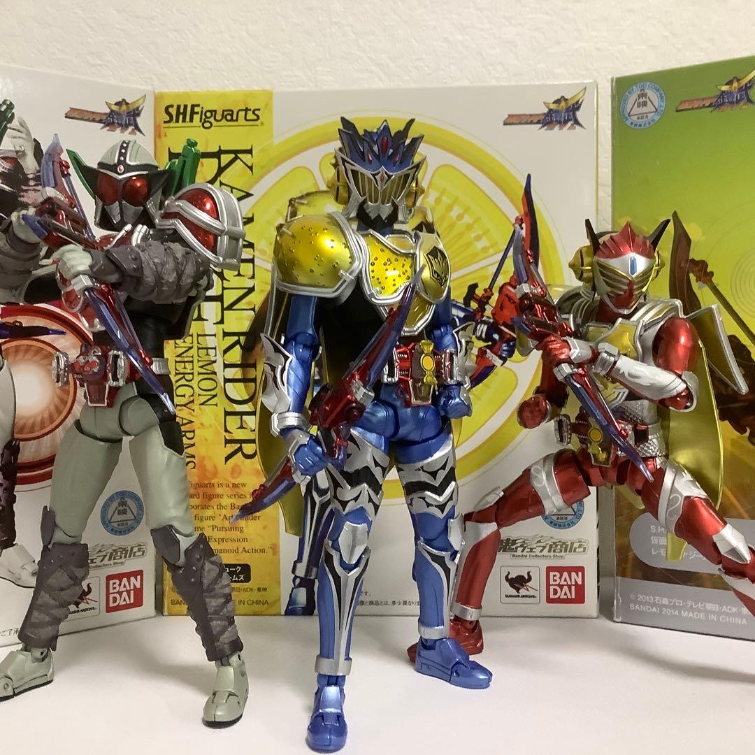 S.H.Figuarts フィギュアーツ　仮面ライダー鎧武