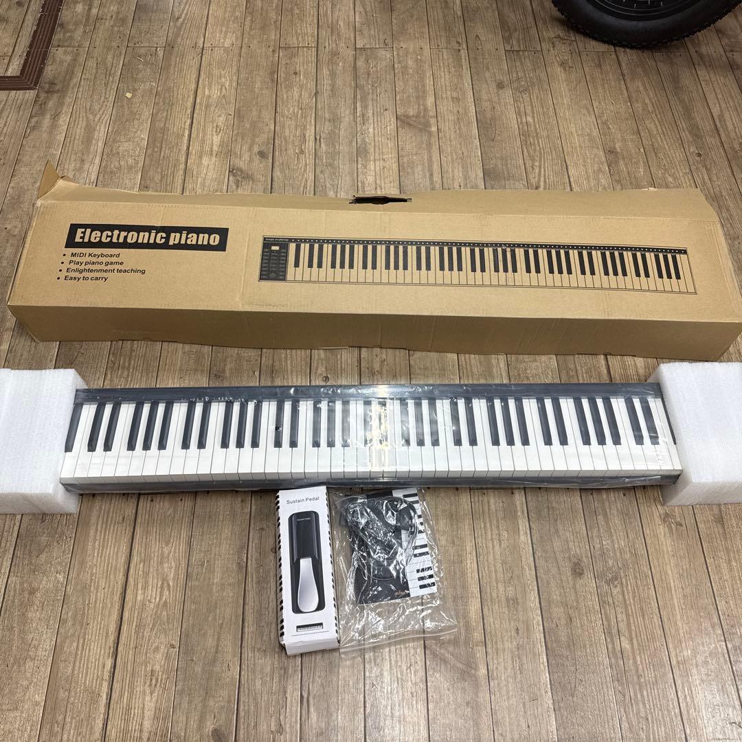 61鍵電子ピアノ 軽量・持ち運び便利　ピアノ キーボード 61鍵盤 ミニマイク付き 録音 電子キーボード 電子ピアノ