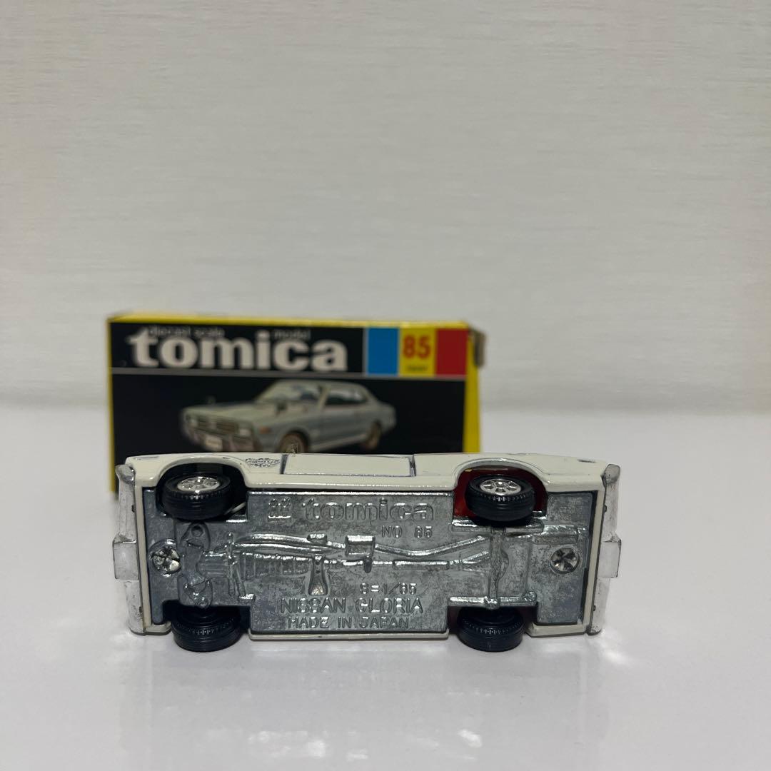 黒箱トミカ 85 Nissan Gloria 2000 1/65 - メルカリ