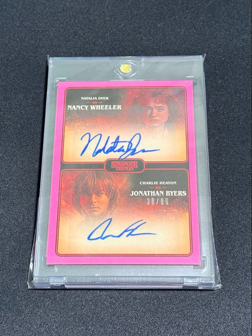 86枚限定】ストレンジャーシングス ナンシー＆ジョナサン サインカード