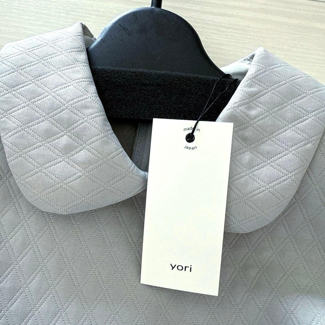 新品♡yori キルトライクボリュームブラウス グレー ヨリ - メルカリ