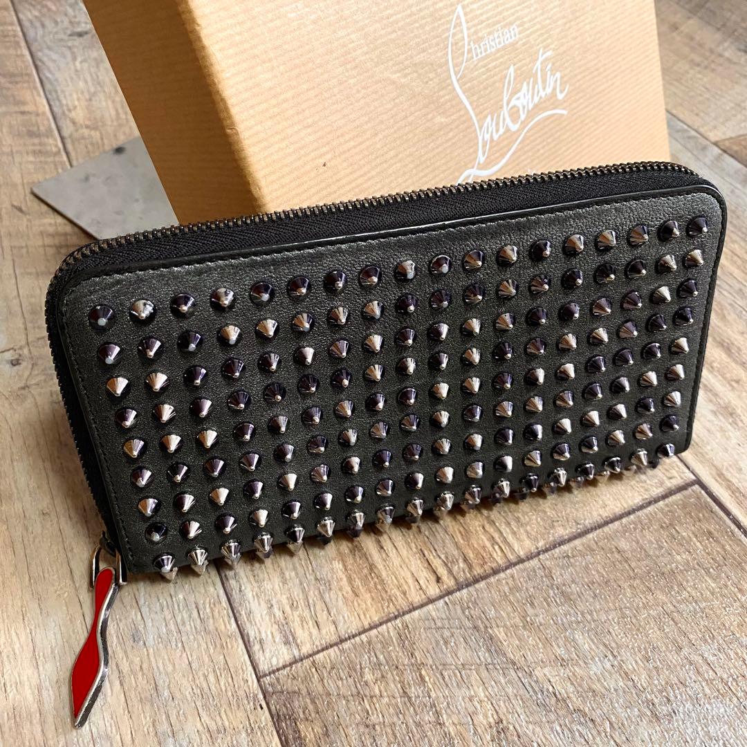 正規品☆クリスチャンルブタン スパイクスタッズ 長財布 パネトーネ ガンメタ 黒
