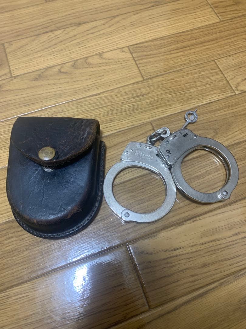 Smith & Wesson M100-1 手錠 レザーケース付き　本物