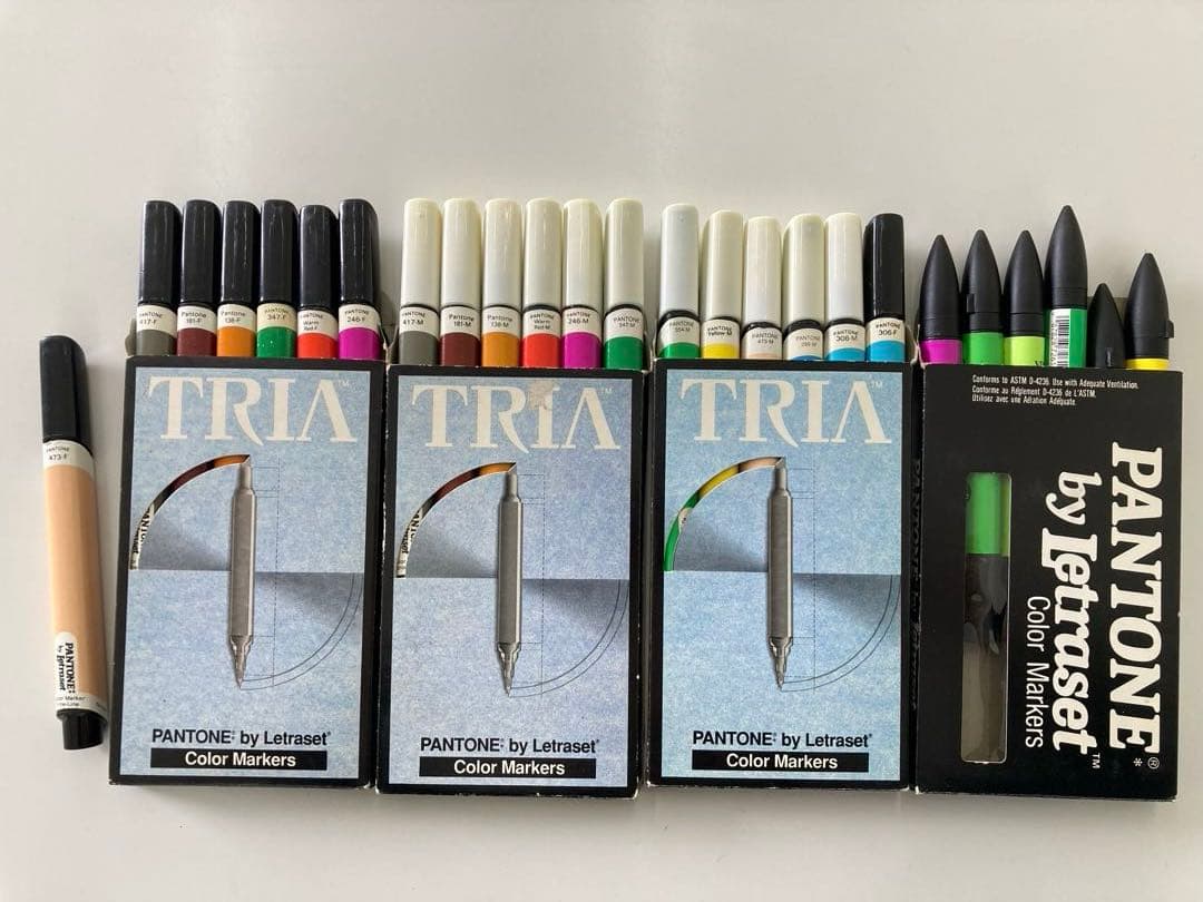 Pantone TRIA マーカー 24色セット - メルカリ