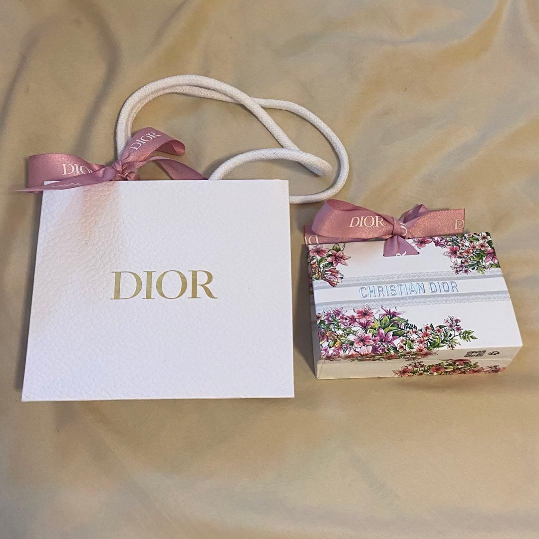 Dior ディオール ショッパー 紙袋 ギフトラッピング リボン - メルカリ
