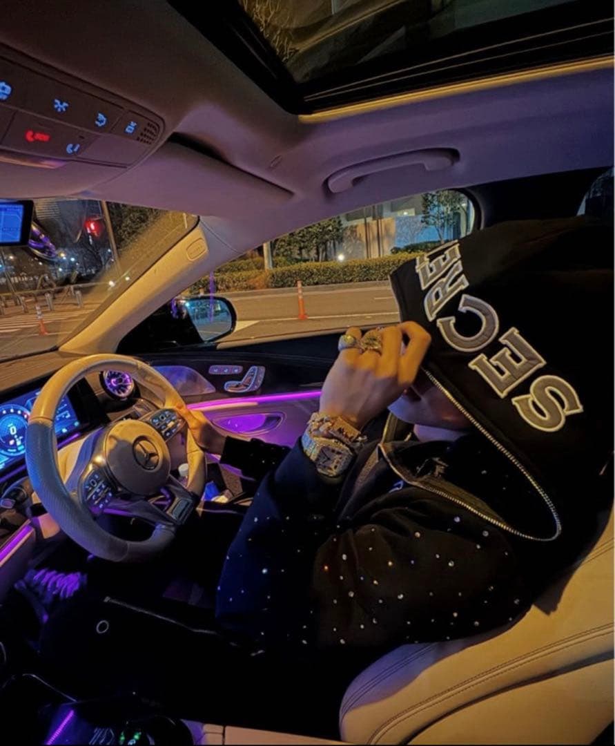 SECRET ジップパーカー