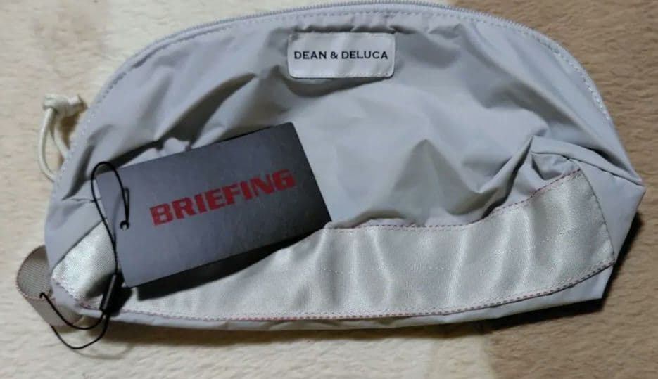 ☆DEAN&DELUCA とBRIEFINGコラボ グレー ポーチです^_^