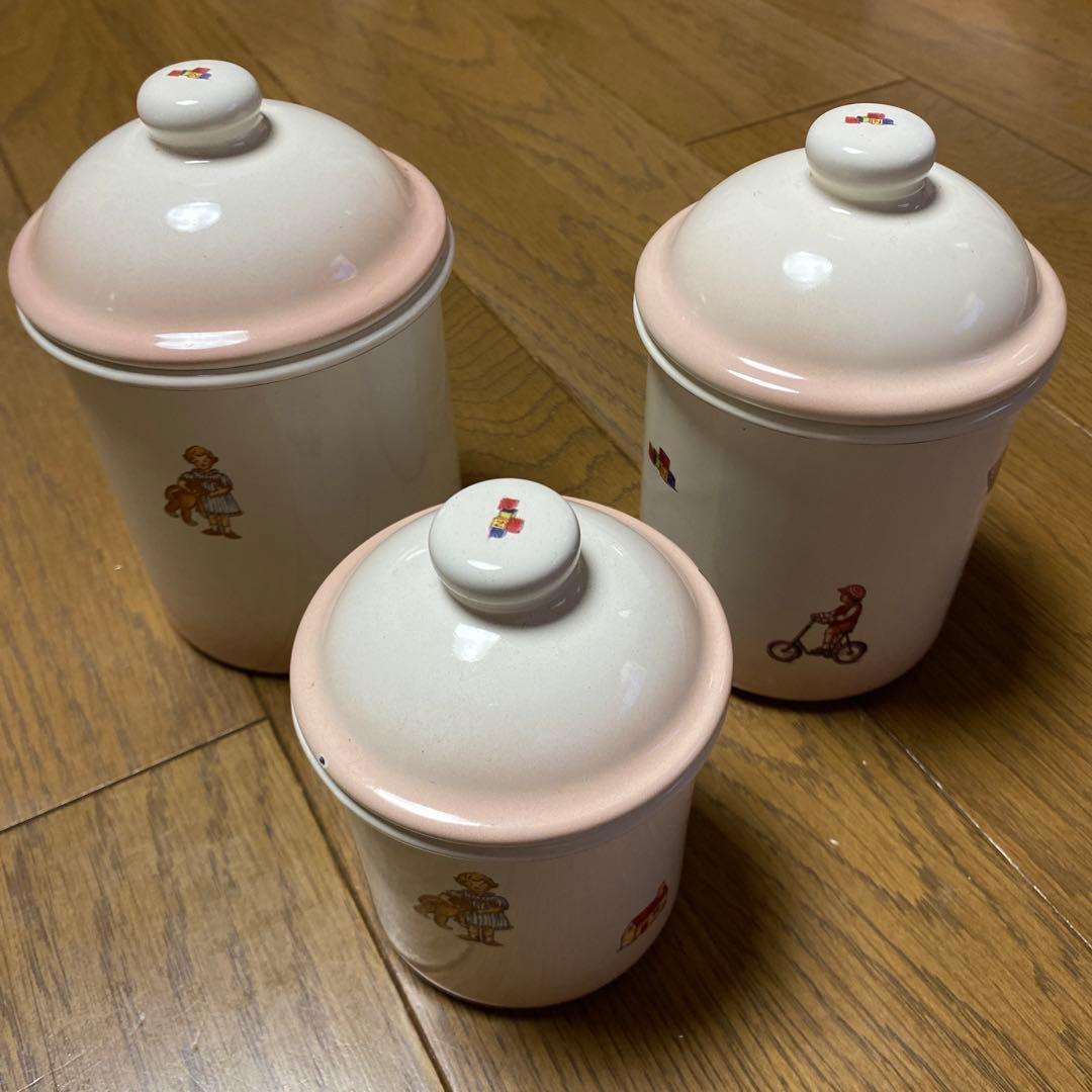 メゾンドマニーホーローキャニスター3点セット❣️