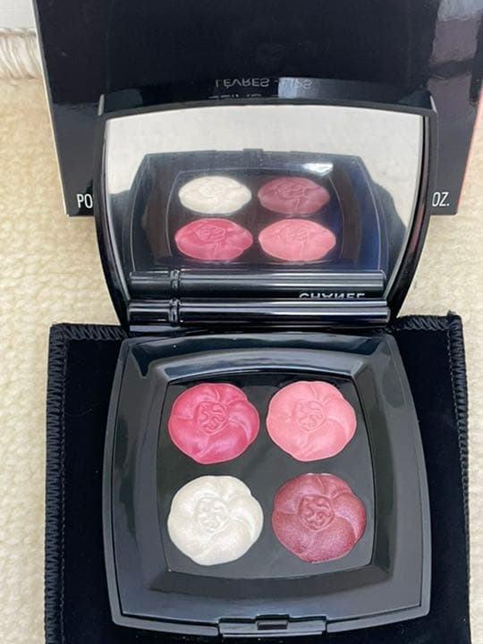 CHANEL  めちゃレアかわいい✴︎カメリア✴︎ピンク♡4色リップ♡