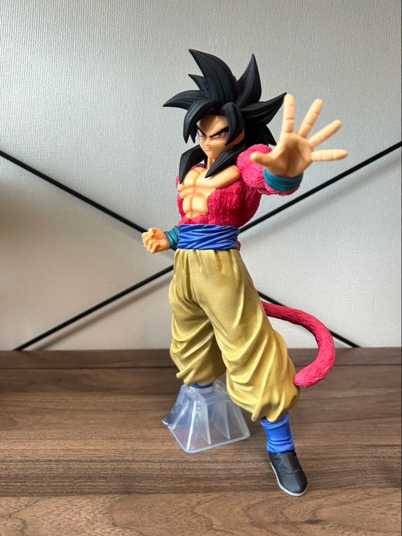 ドラゴンボール フィギュア 孫悟空GT超サイヤ人4 超サイヤ人3 黄金大猿