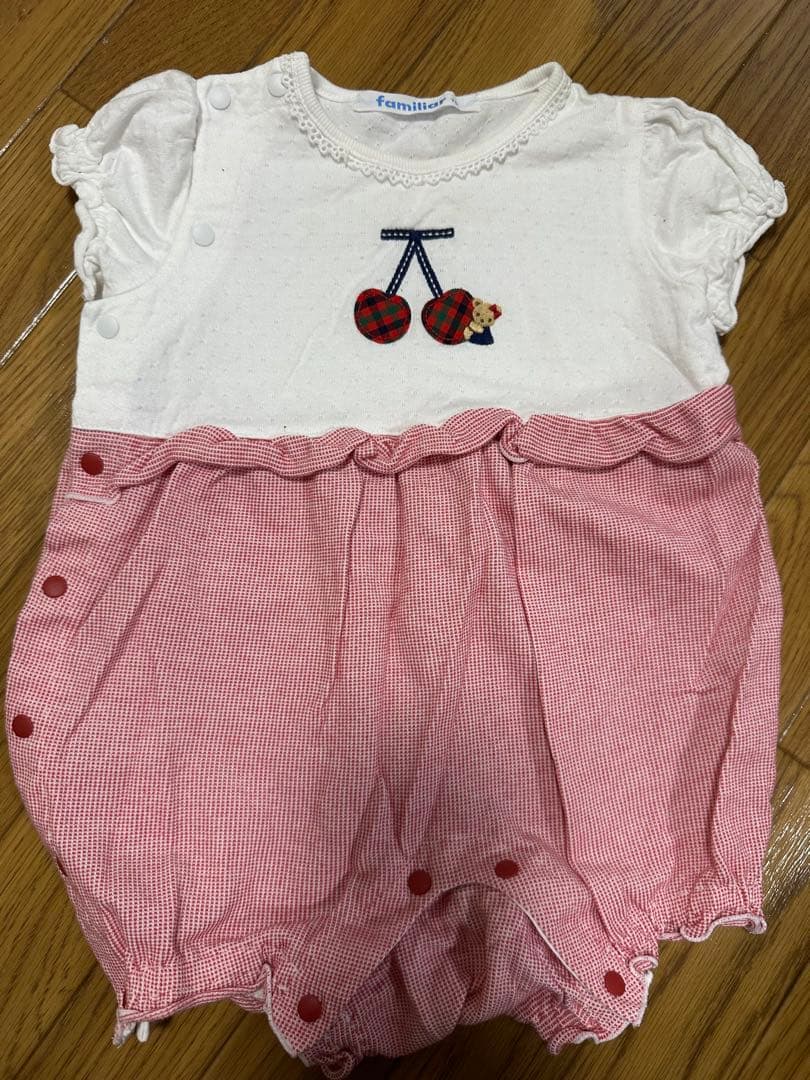 familiar チェリー刺繍ロンパース 70 - メルカリ