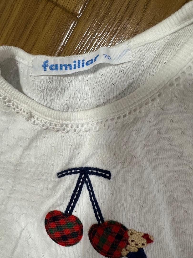 familiar チェリー刺繍ロンパース 70 - メルカリ
