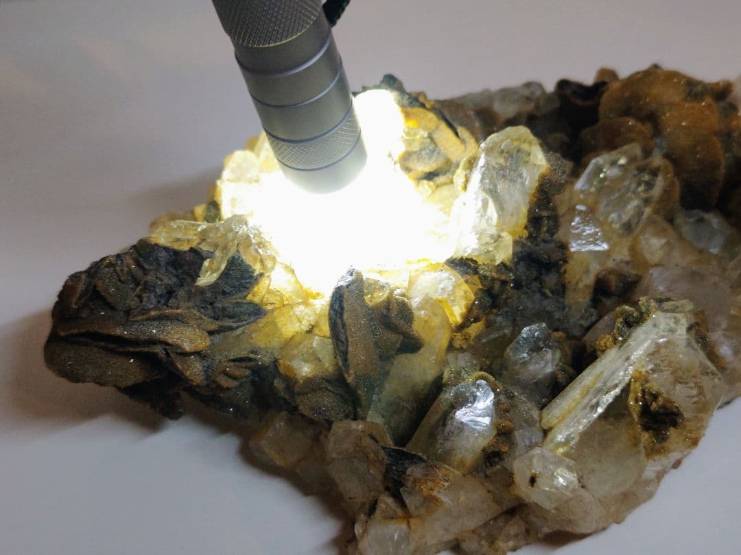 水晶 1.6kg シデライト クォーツ 原石 鑑賞石 自然石 誕生石 鉱物 水石