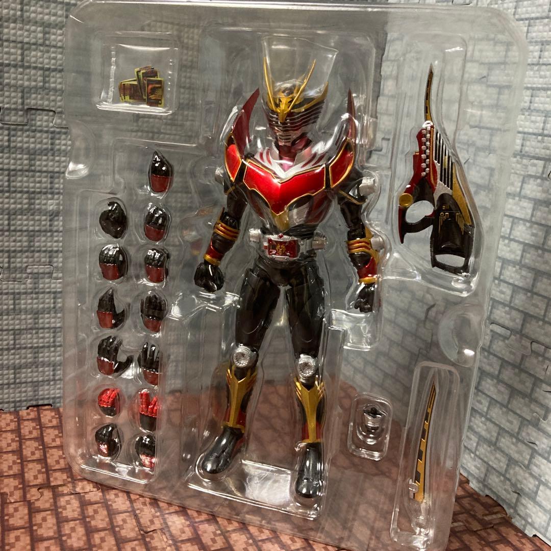 S.H.Figuarts 仮面ライダー龍騎サバイブ