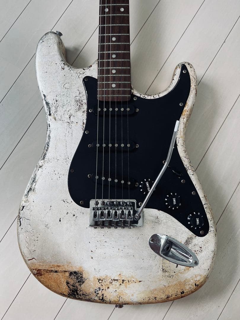 ハードレリック加工ストラトキャスター エレキギター メーカー不明ケース付 エイジド レリック加工 エレキギター ストラトキャスター ストラト