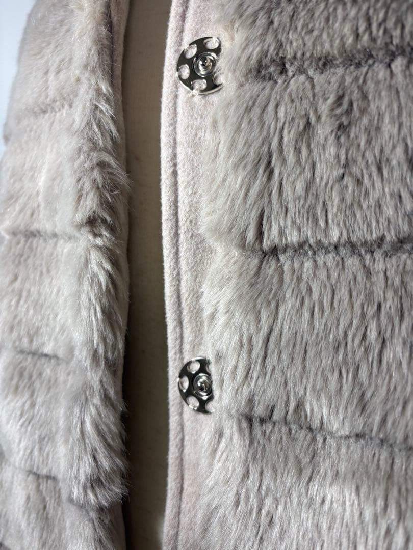 美品】MOORER社 JAY MAYEN ふわふわエコファー ダウンベスト - メルカリ