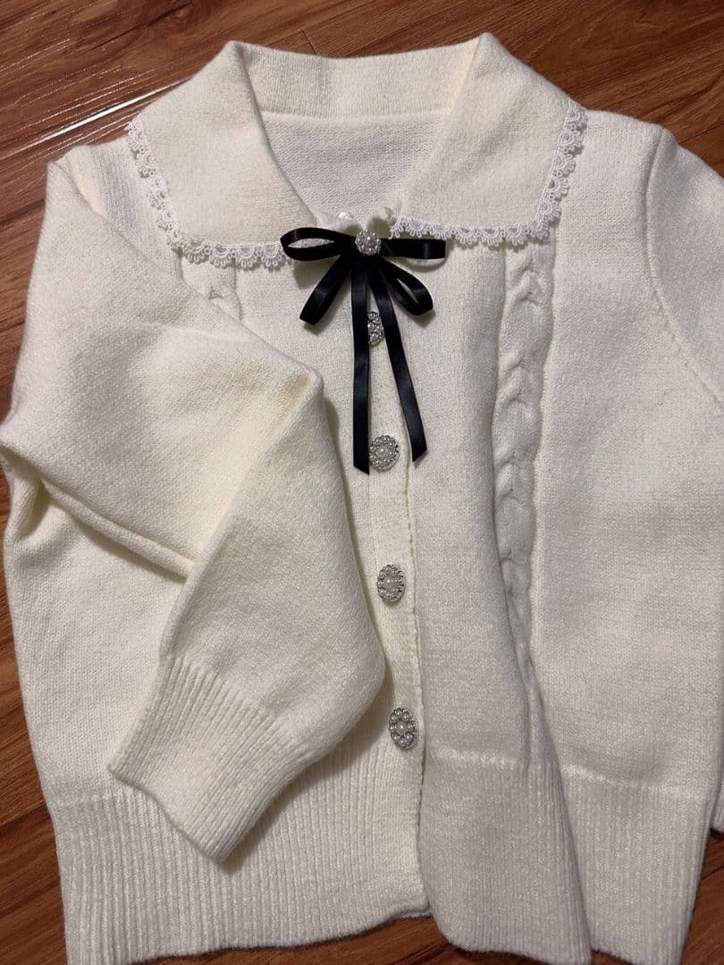 リボン付きホワイトカーディガン