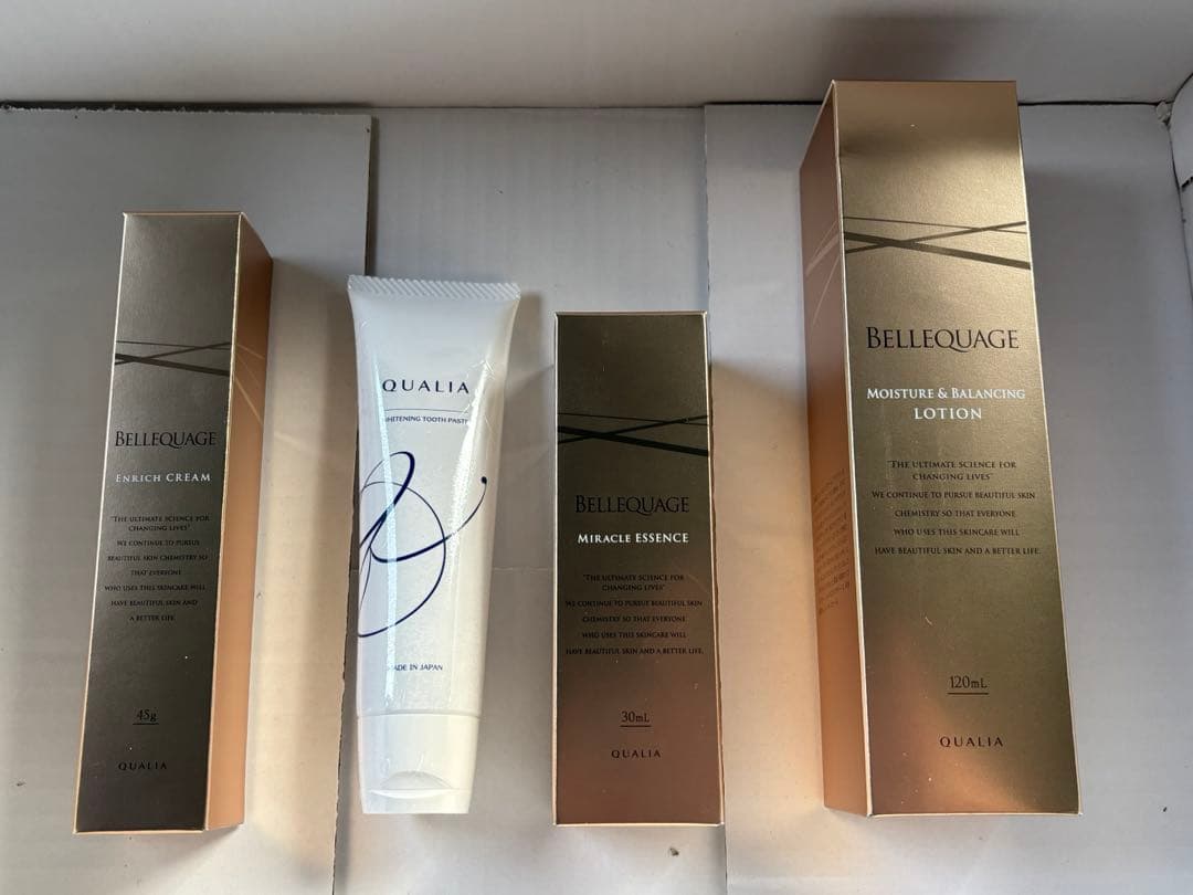 クオリア　化粧水　美容液　クリーム3点セット　歯磨き粉おまけ