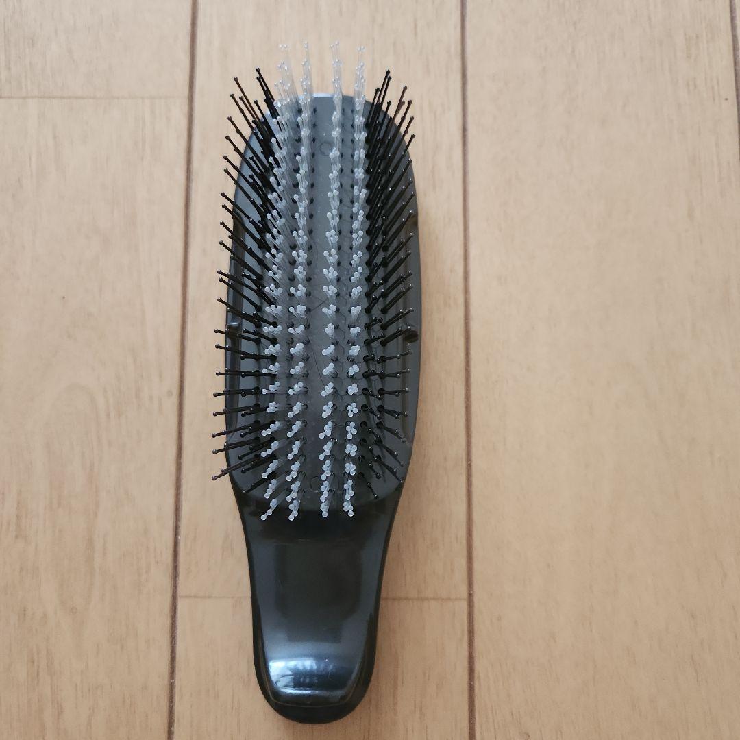 POLA ヘアリフトアップブラシ 黒