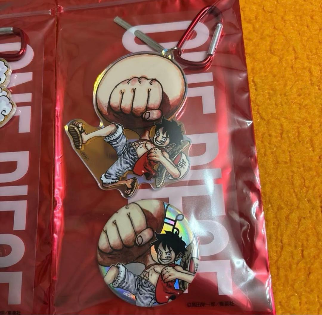 ワンピース ONE PIECE オーロラアクキー＆メタリック缶バッジ5種セット