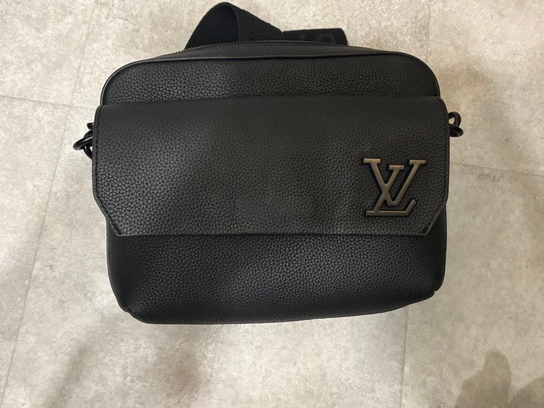 ※説明欄要確認　ブラック メッセンジャーバッグ　ショルダーバッグ