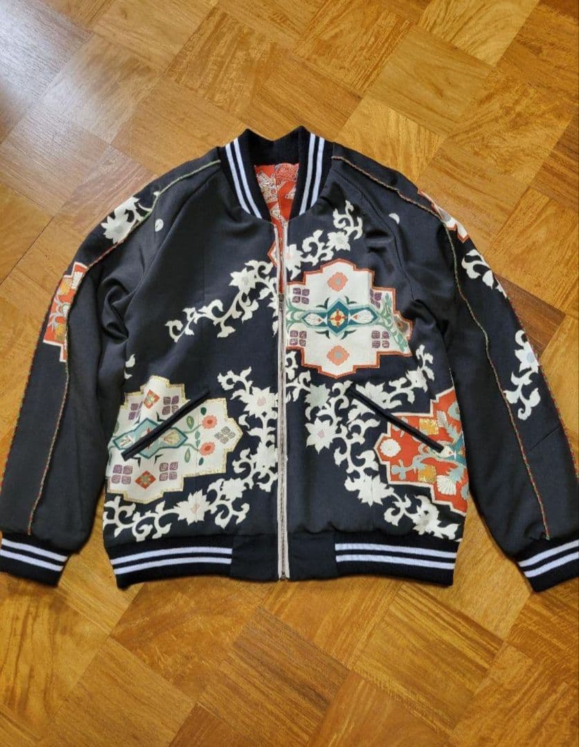 め1008着物リメイク正絹古布黒留袖縮緬江戸褄ジップアップスカジャンハンドメイド 45dfb0d9b89e42e812fa980d71ba0d