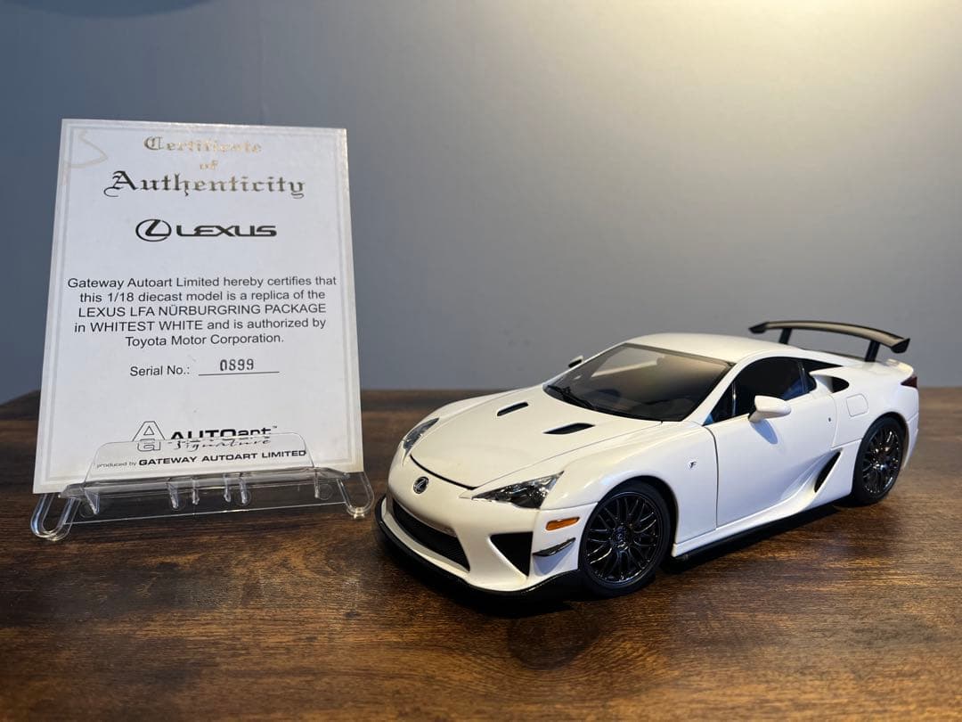 セール中！　1/18オートアート レクサスLFA ニュル ニュルブルクリンク