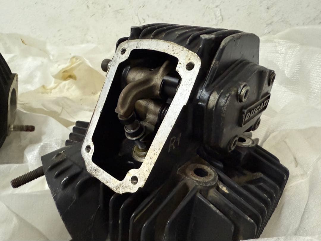 ドゥカティ900ss シリンダーヘッド - メルカリ