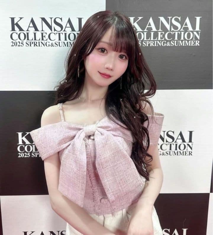 LIP SERVICEツイードリボンオフショルトップス　大谷映美里着用