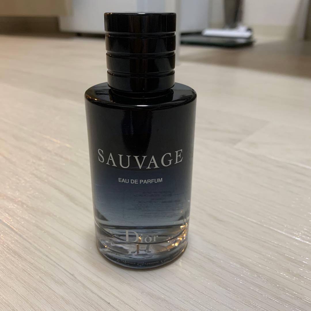 Dior ディオール　ソヴァージュ　（箱無し）約60mLとTRAVALO ケース