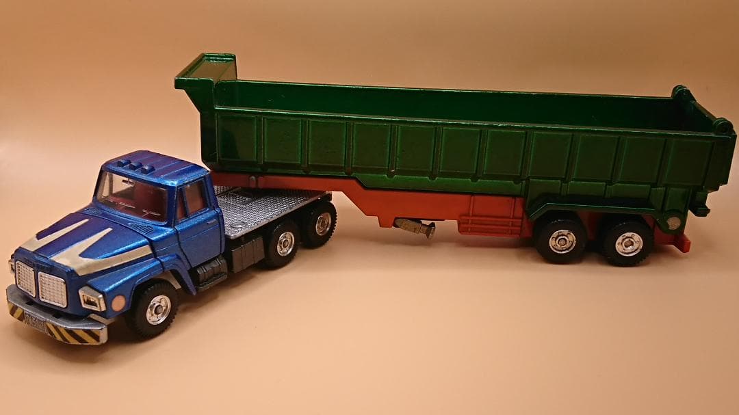 トミカダンディ 046 ニッサンディーゼル トレーラーダンプ