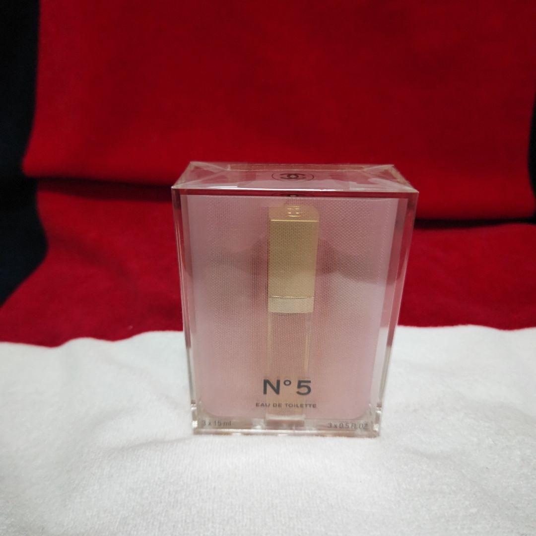 シャネル　No.5　オードトワレ　スプレータイプ　15mlx3　粗品付